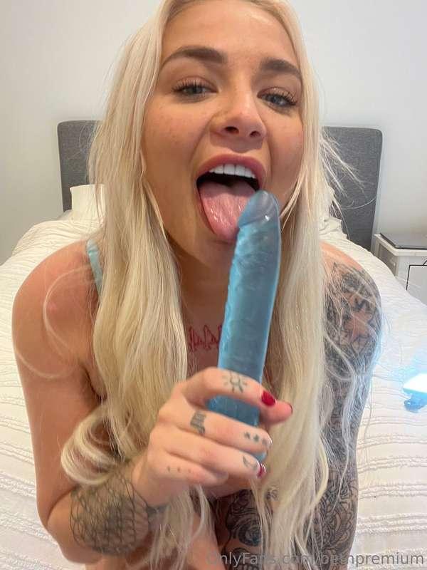 is ur cock throbbing for me??🥹💗
