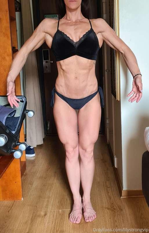 What do you prefer, with our without the tan? 😊😊😃