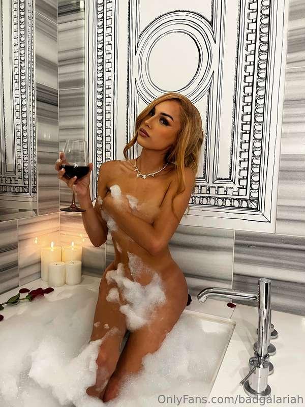 join me 🥀🍾