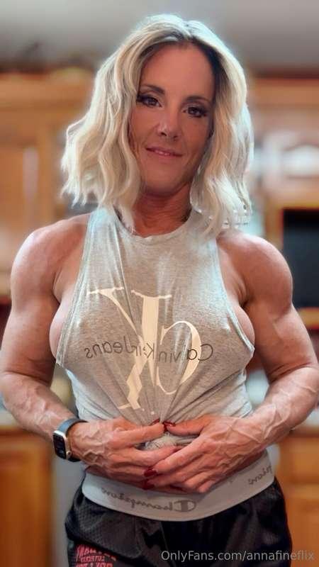 Wanna help me make snacks?👅🔥💋 What should we eat first 😈