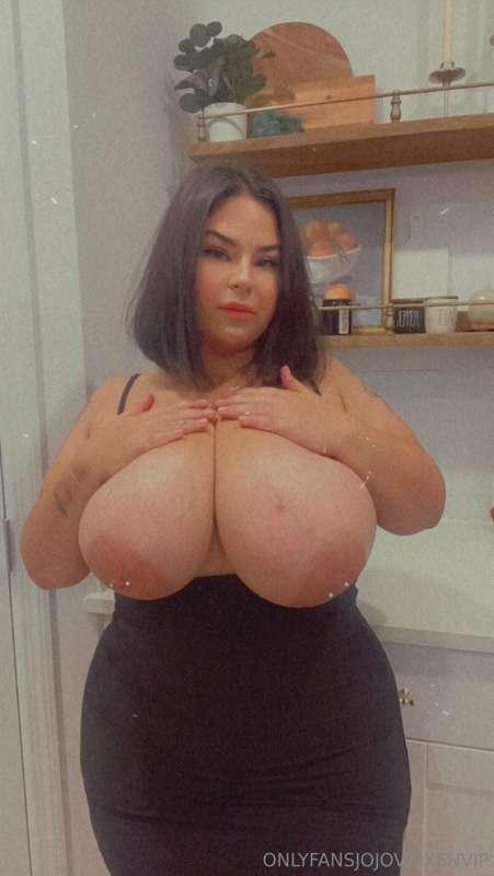 Titty Thursday 😈