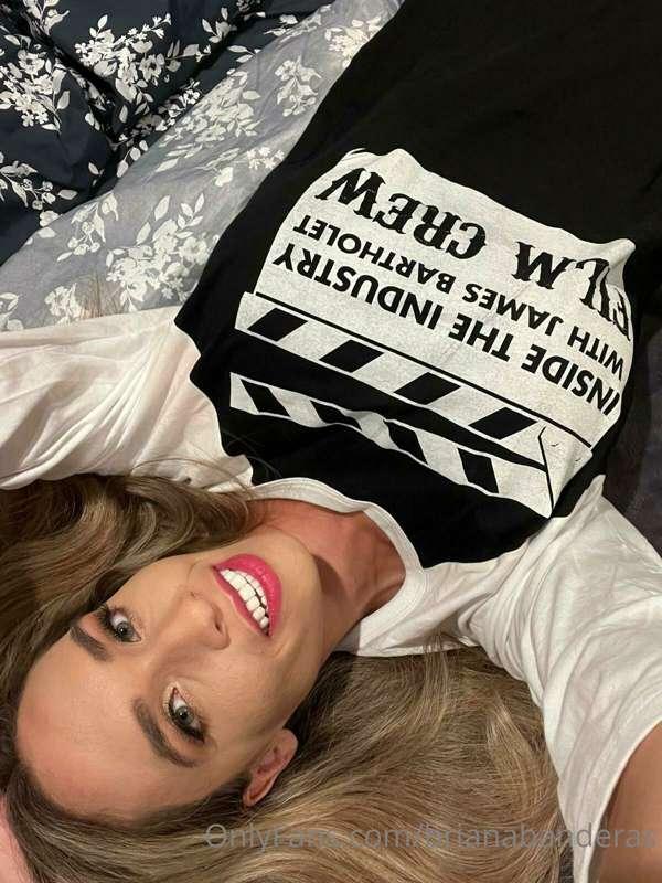 Tengo tantas ganas de correrme contigo quiero hacer una vide..