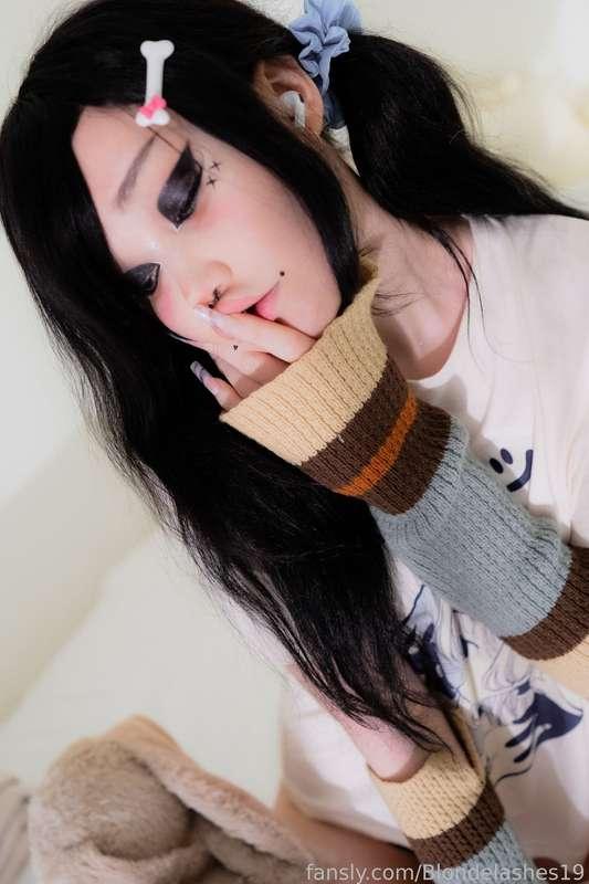blondelashes19 image #1