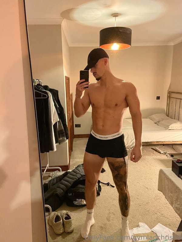 Horny hunk here 🔥 Message me for more