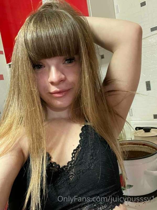 👼🍒Today I will be a passionate kitty😻 who  with hot fantasie..