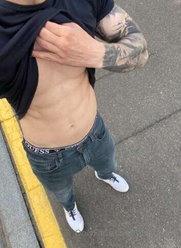 I need to hit the gym, traveling is taking a toll on me 😜