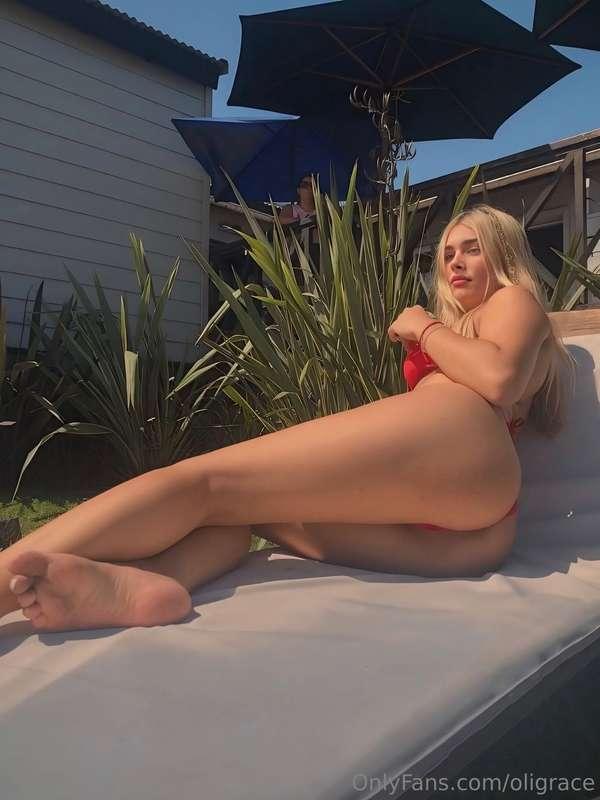can you come rub some oil on me? 😋