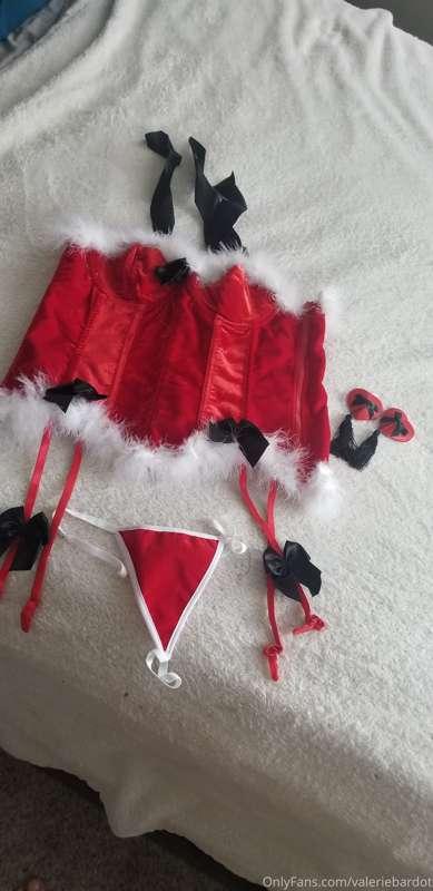 I've got a fun new set of lingerie to try on for you guys :)..