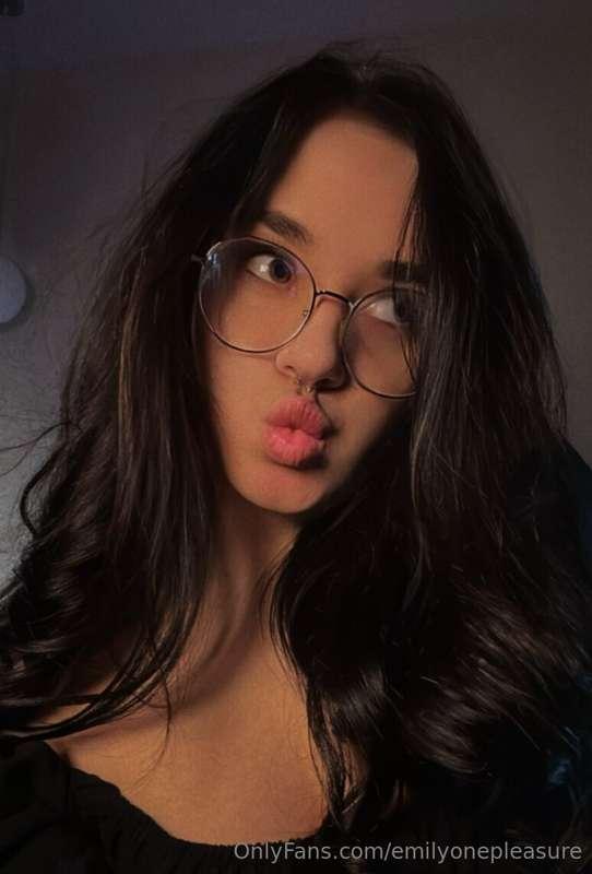🔥 🔥 🔥
Daddy, I'm so horny and I don't know what to do🫦
Can y..