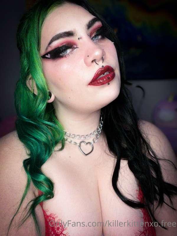 who wants to be my valentine? 🥰