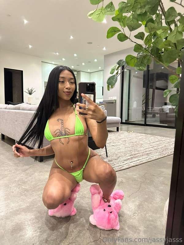 okayyy but these slippers tho!!! 