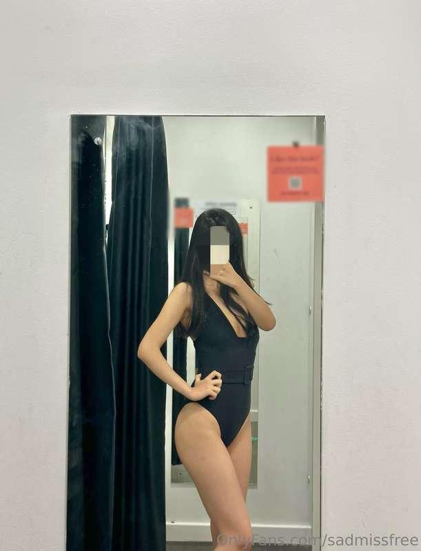 Do you like tight clothes ? 😋