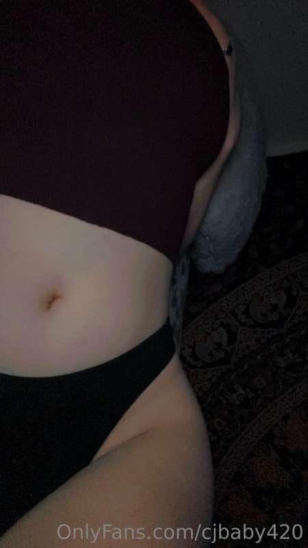 Need tummy kisses. Asap 🥲