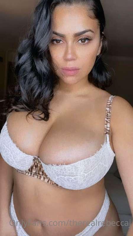 www.onlyfans.com/therealrebeccajvip Whos having fun with me ..