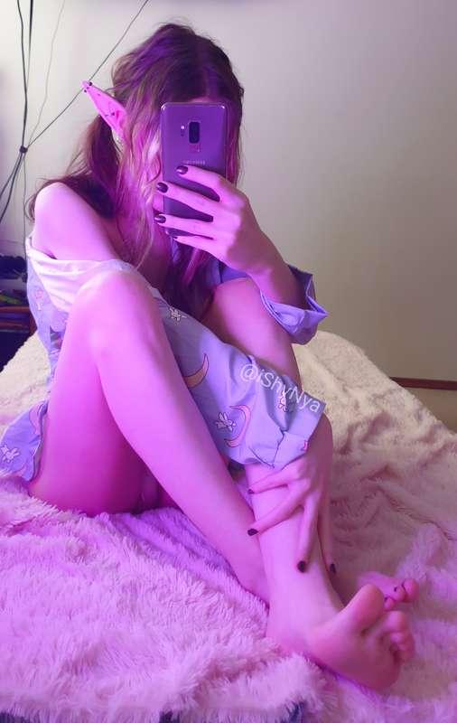 Do you need some kind words before words of criticism?

#cosplay #skinny #cute #small #gamergirl #egirl #teen #feet #foot