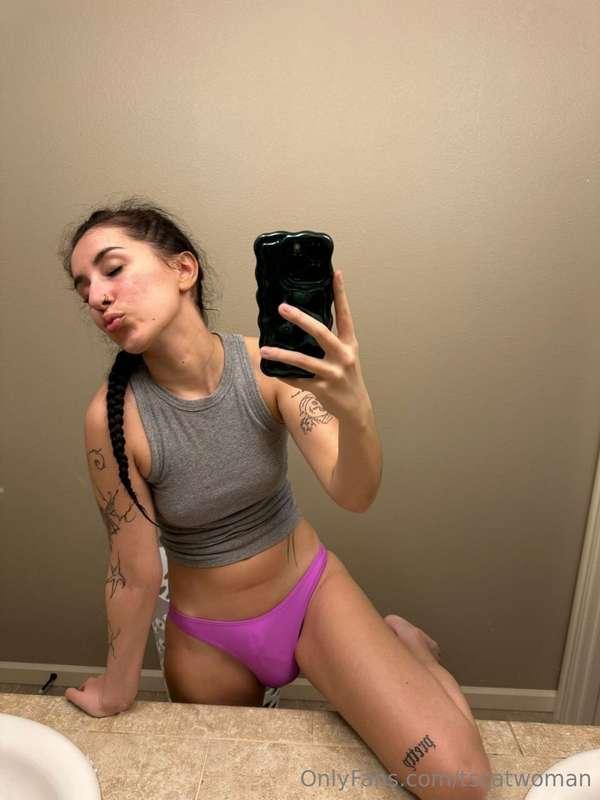 can you believe this trans babe @ashygurl has a shecock THIS..