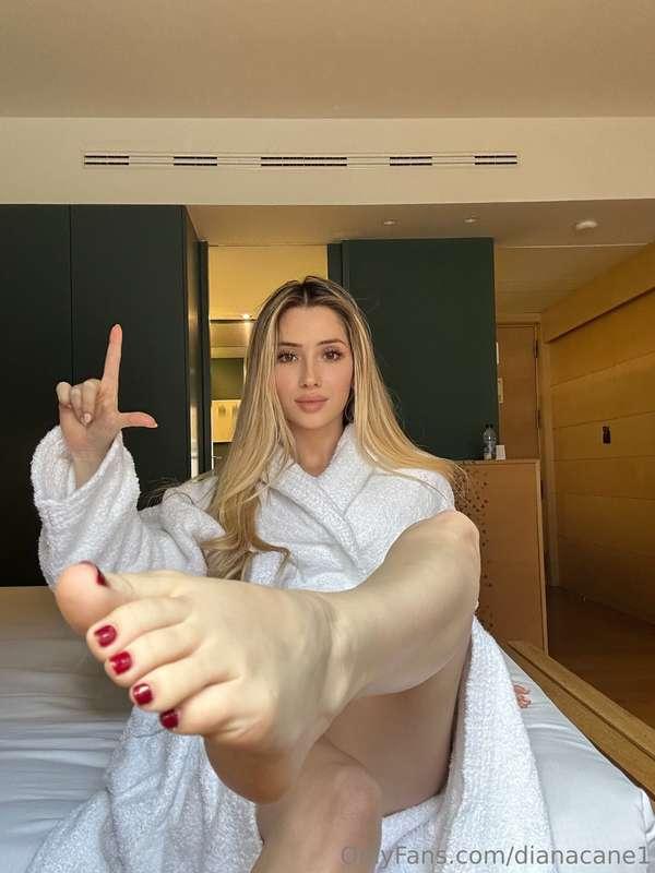 Worship and obey 🙇👋