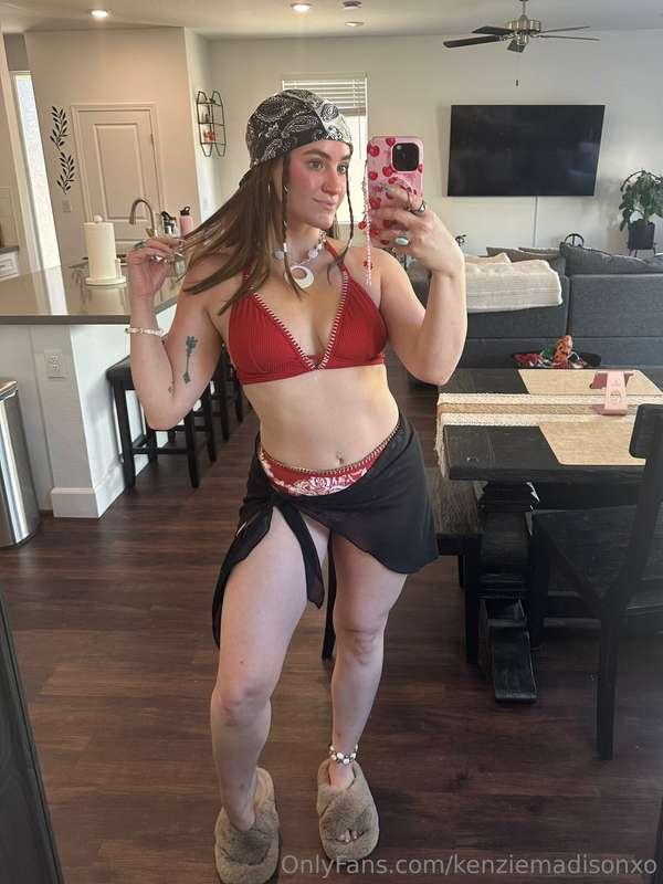 Hi babes!! 💗 Purchase my ONE YEAR SUBSCRIPTION AND GET:❣️5 F..