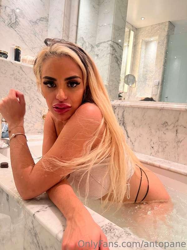 ❤❤❤❤❤❤ 𝟏𝟓 𝐎𝐅𝐅 % ❤❤❤❤❤❤
-Una mirada dice mas que mil palabras..