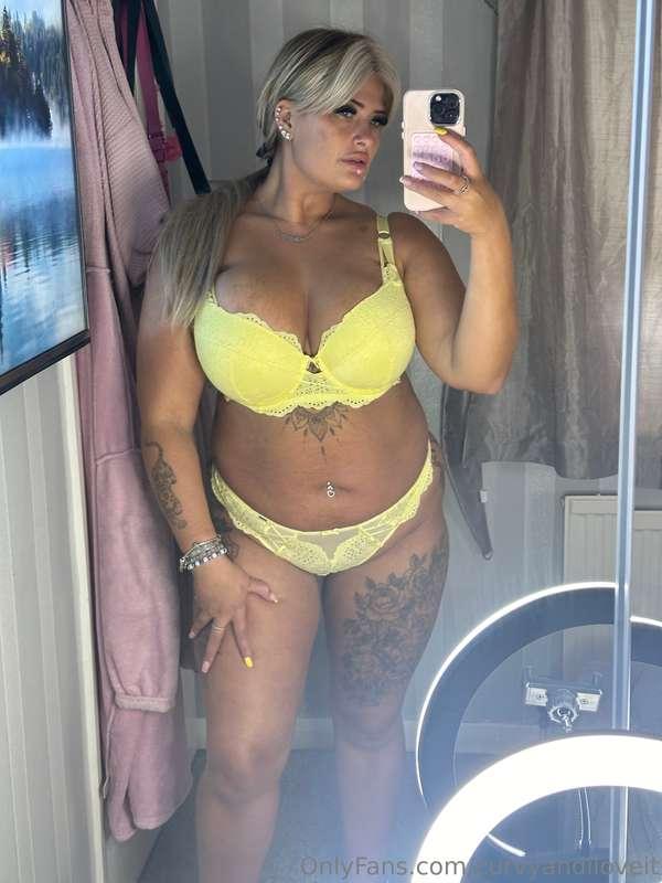 curvyandiloveit image #0