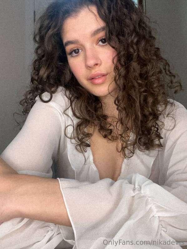 Caring for curly hair requires special attention and care, a..