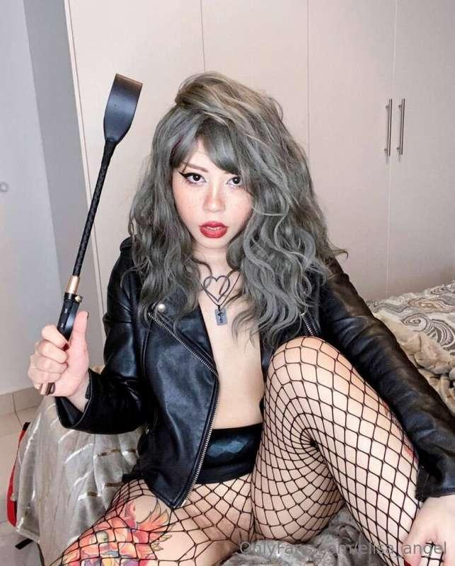 @mistressroxybdsm 🥺 She looks like a small and cute girl, bu..