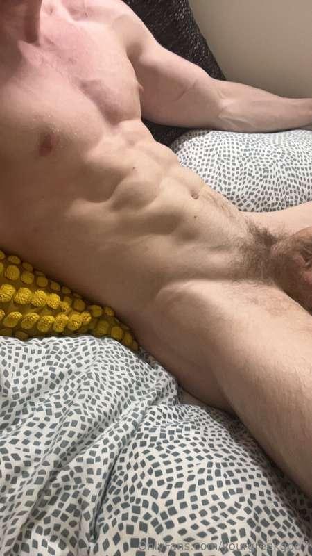 Bored in bed😑