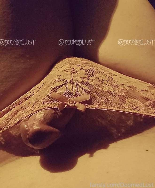 doomedlust image #3