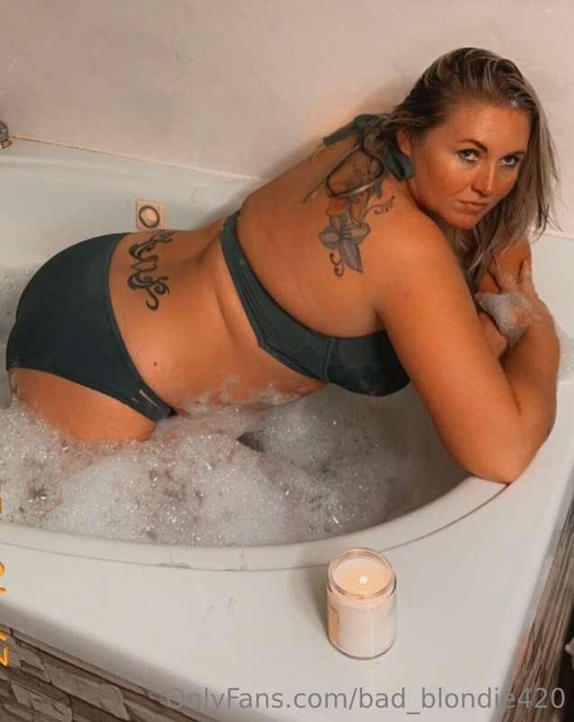 I need a bathing buddy 😜😩