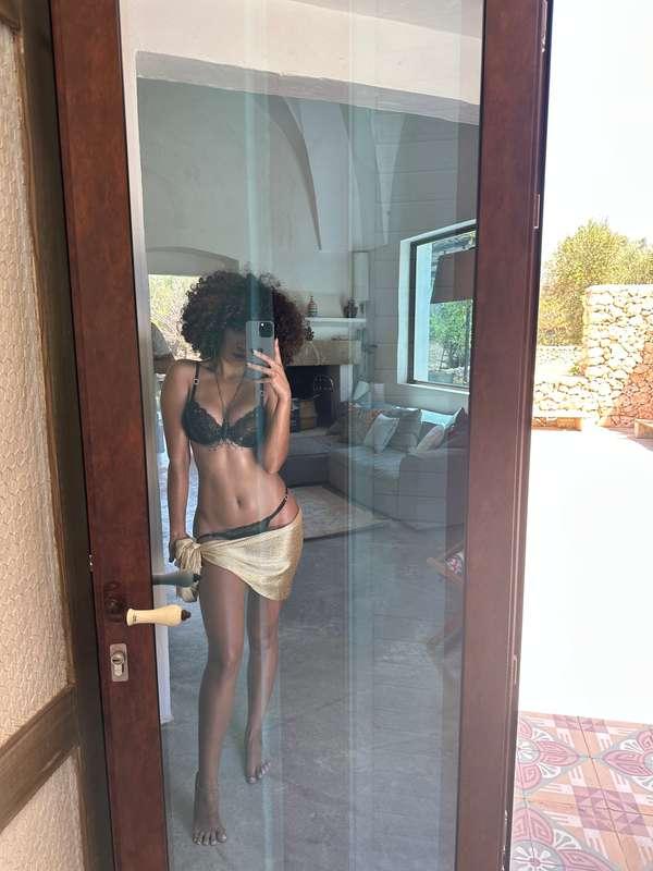 Segnalo sul calendario: GIOVEDÌ 31 ALLE 21:00 LIVE GRATIS 💦 ..