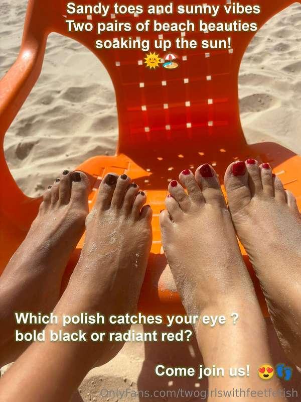 Sandy toes and sunny vibes 🌞🏖️ Two pairs of beach beauties s..