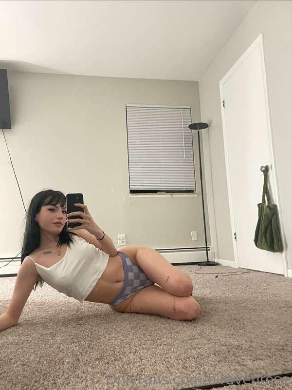 do u like the way i look? why don't we sext for a while?