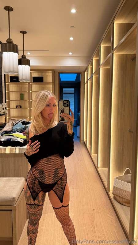 Should I strip my clothes off and ride your cock now? 🍆😈