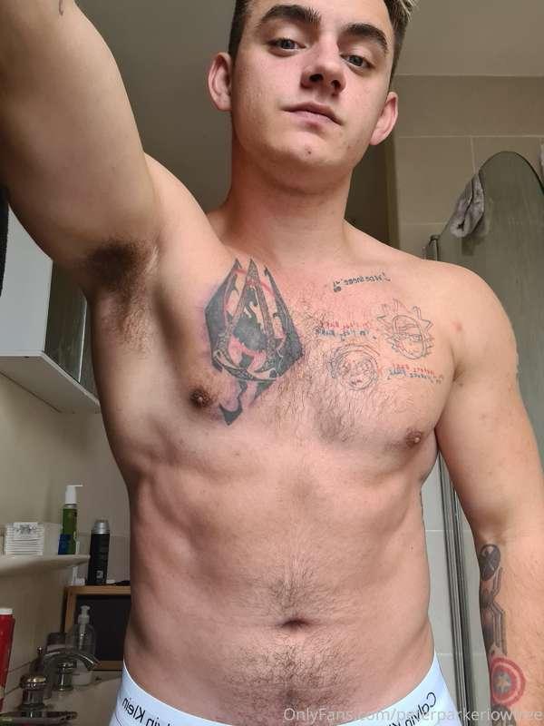 So i took a whole bunch of photos to show off my gym progres..