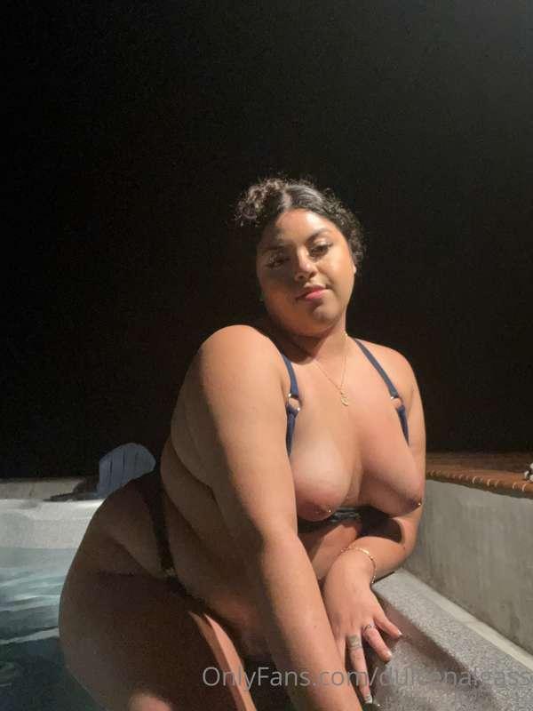 Join me in the hot tub? Clothes optional 👀