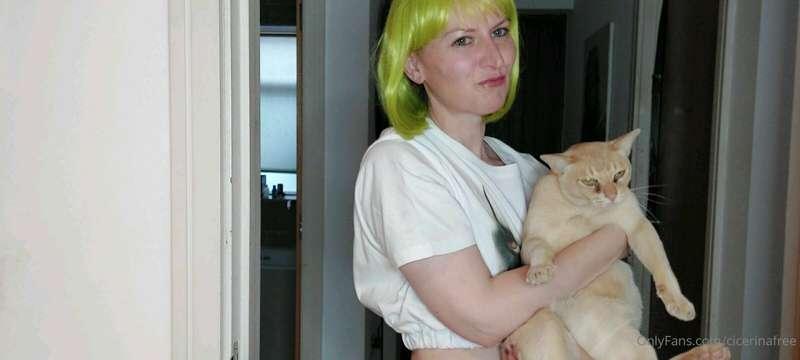 When you're the ultimate evil but charmed by a cat 🤡 🐈