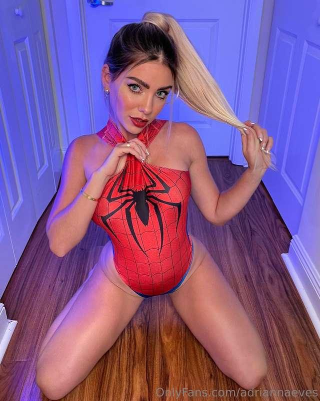 If you see this, reply with 😘 so I know that you are here 😈🕷..