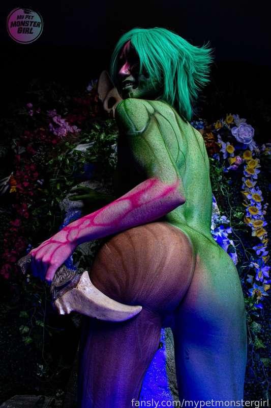 mypetmonstergirl image #3