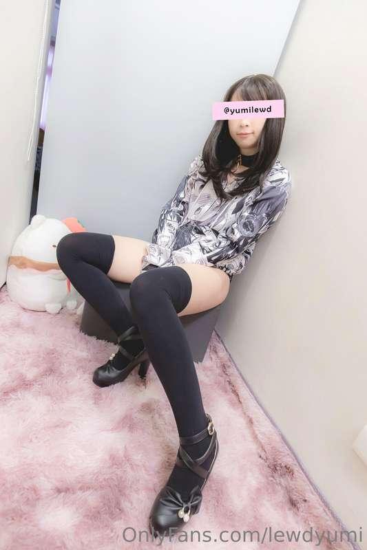 屁股看起來好色~ 哥哥要不要打一下💕
