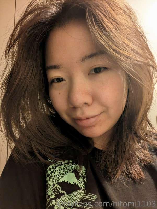 Feeling sexy in my Demon Slayer T-shirt....😜