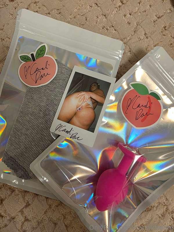 Panty + Plug + Polaroid Bundle! 😘 I'd love to be able to sen..