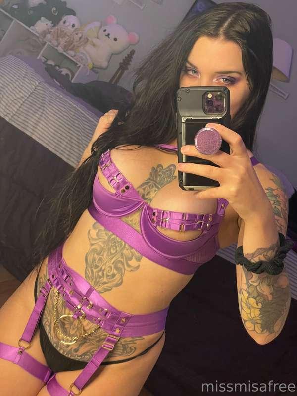 Good morning boys 🤭🖤 I’m in the mood to see your cock, tip $..