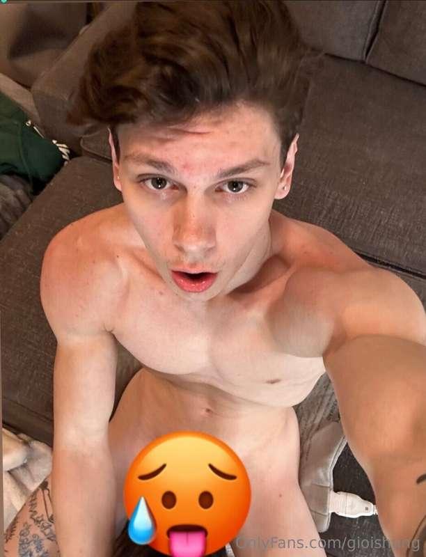 Tiktok Star @nathanjohnn.vip is running a HUGE SALE on his V..