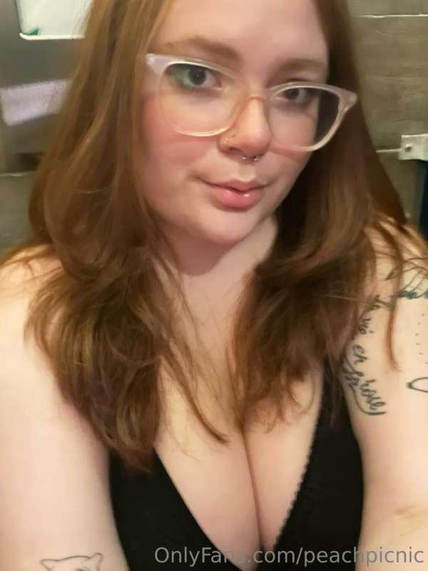hello hi I did my favorite thing ever and wore a bralette in..