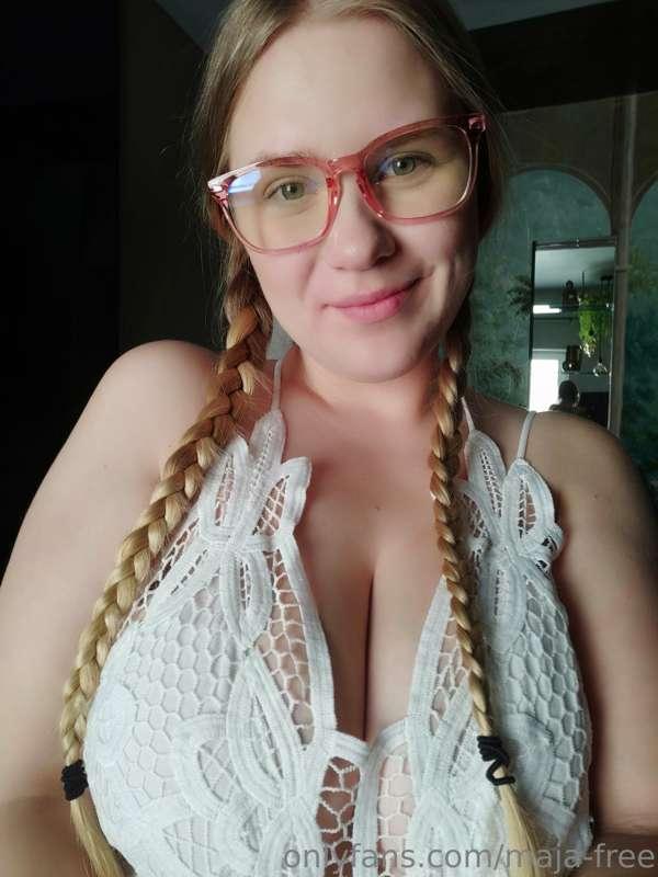 Do I look like a teacher or student? 😘