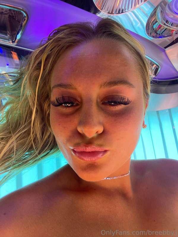 Can you spare me a lil bit of your time? 💋 