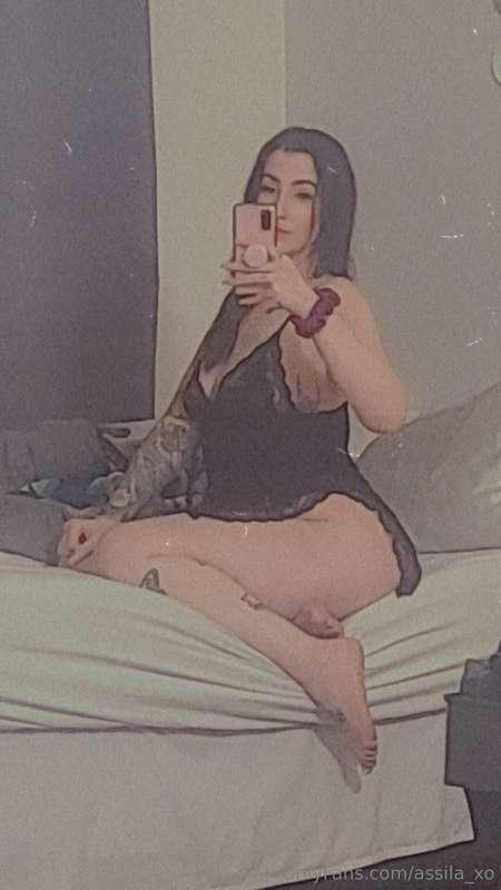 Always cozy in my night dresses 🥰