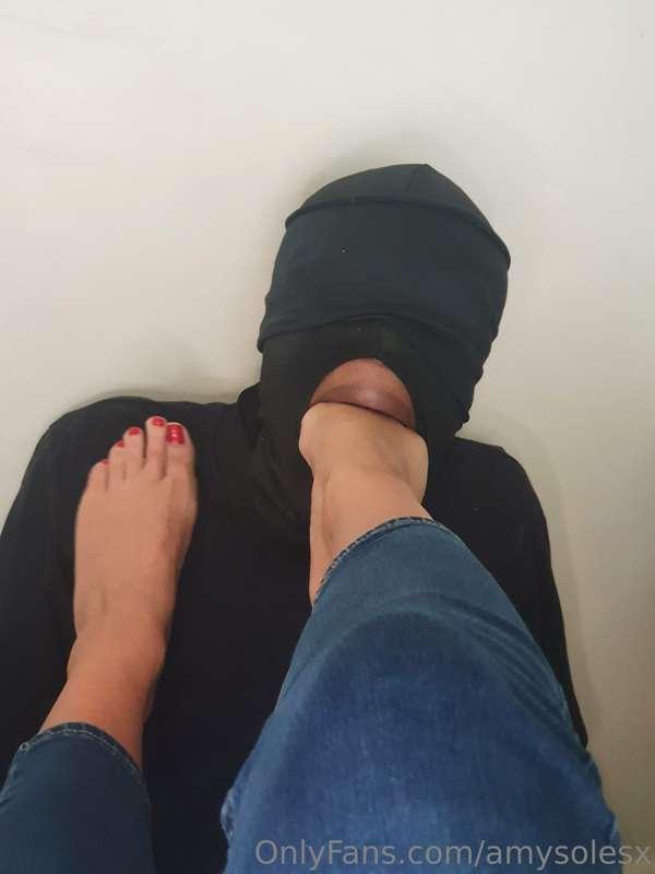 @soles_swallower taking in all of my foot 🦶🏼😈. Who else is g..