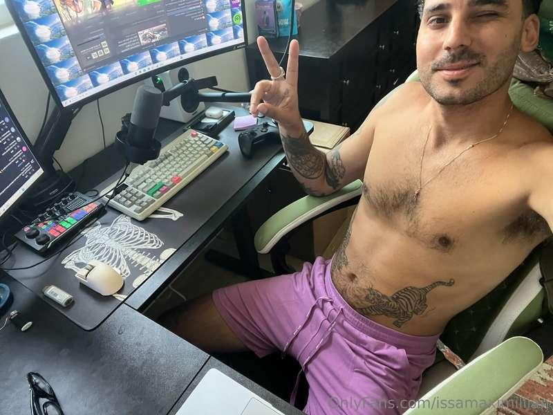 Got work to do, but I’m waiting on those sweet replies 😉