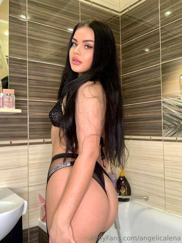 **Black set is always on point** 🖤